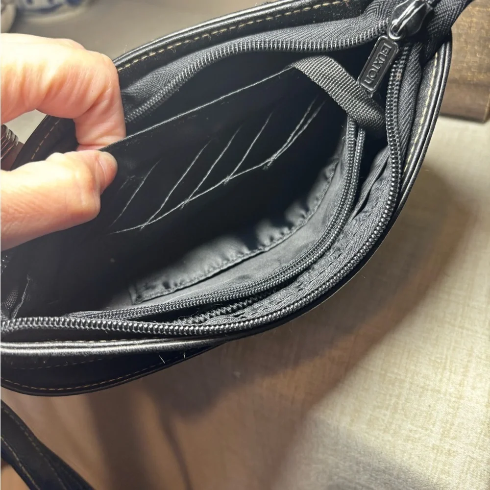 Bougie‎ Buxton Black Leather Clutch Wristlet